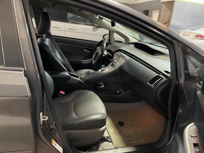 2013 toyota prius with 157629 miles for sale near elk-river, minnesota e0786a65877146fc935bb92a8bb057fa.jpg