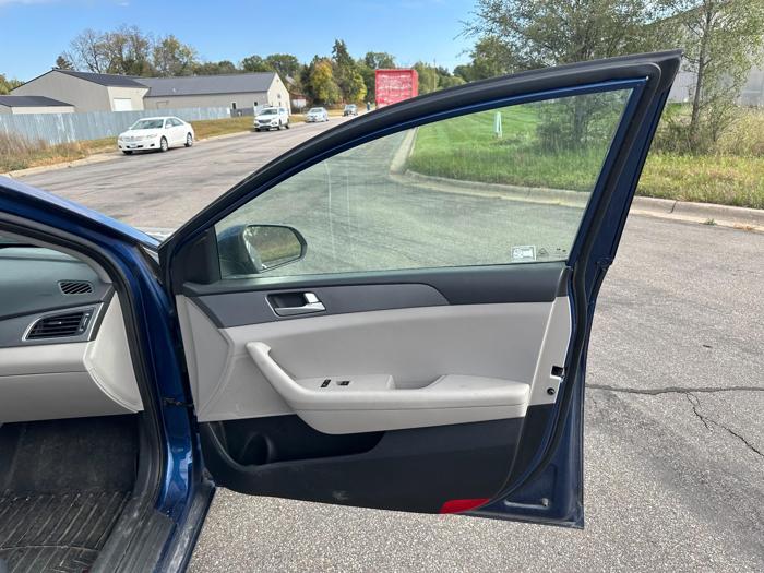 2016 hyundai sonata se with 120648 miles for sale near elk-river, minnesota e098264805e24f629b6289b718f29666.jpg