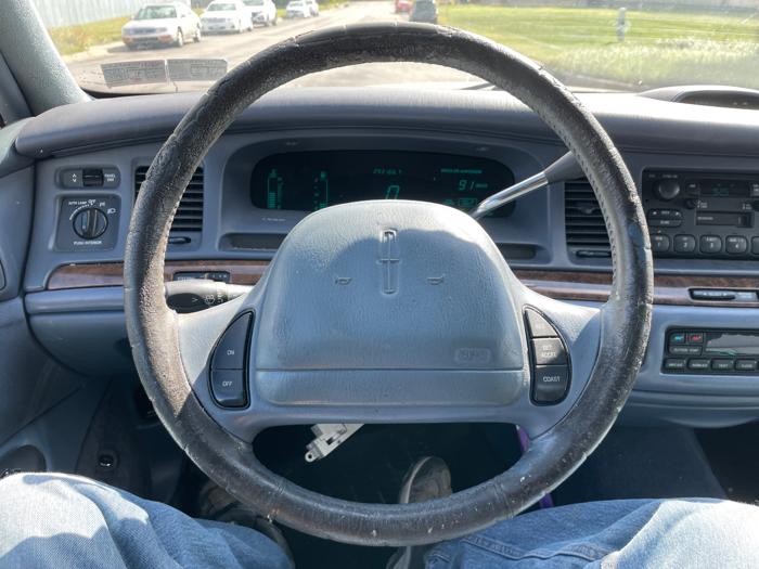 1997 lincoln town-car executive with 293168 miles for sale near elk-river, minnesota e0a79216ba434ec6853939f8b0118fd4.jpeg