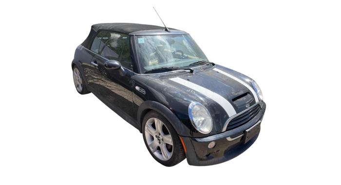 2005 mini cooper s-convertible with 127460 miles for sale near elk-river, minnesota e0fa515894464d3298b5e42424b9d47b.jpg