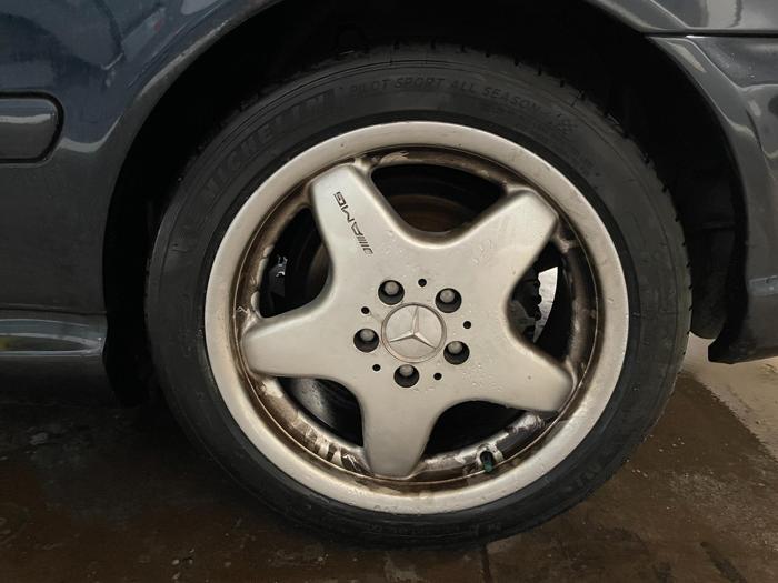 2000 Mercedes-Benz CLK-Class