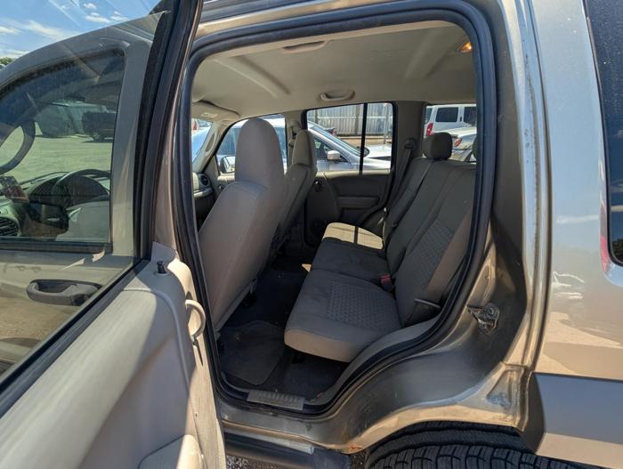 2007 jeep liberty sport-4wd with 128939 miles for sale near elk-river, minnesota e164b363f365449c82bc919708f2f2e3.jpg