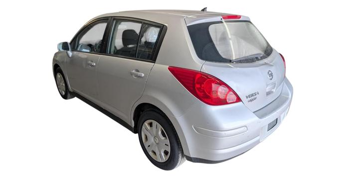 2011 nissan versa 1.8-sl-hatchback with 202864 miles for sale near elk-river, minnesota e1650200208241d19513b3d742e77334.jpg