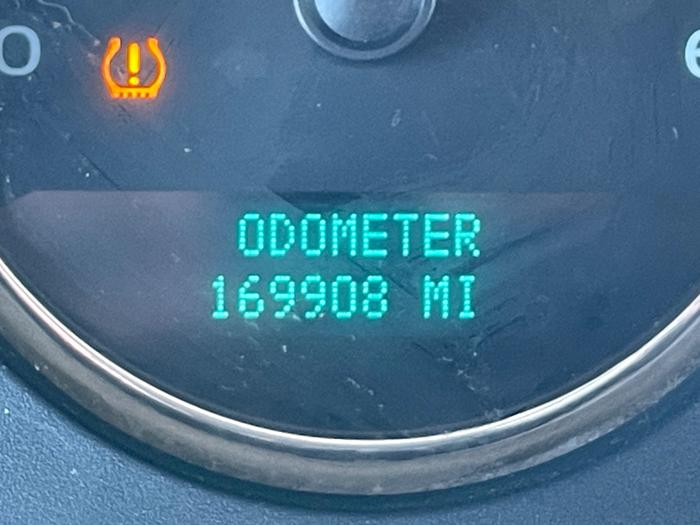 2007 chevrolet suburban ls-1500-4wd with 169908 miles for sale near mora, minnesota e1b33eb0483f4255abcefb09562f10b4.jpeg