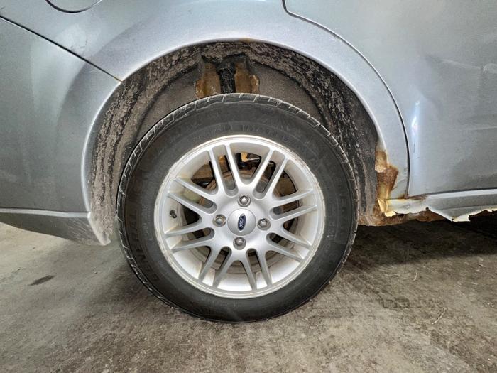 2009 ford focus se-sedan with 189163 miles for sale near elk-river, minnesota e1f7037be06e46a5be79529e22884eed.jpeg