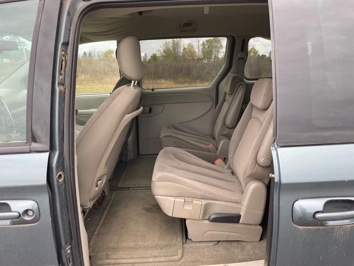 2006 chrysler town-&-country touring with 161394 miles for sale near elk-river, minnesota e2f90572f54945538187949b48b1173d.jpeg