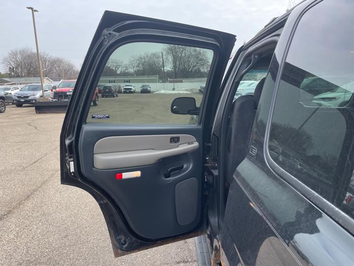 2000 chevrolet tahoe 4wd with 230426 miles for sale near fridley, minnesota e310872990d04b19bdb0b3b1774f1369.jpeg