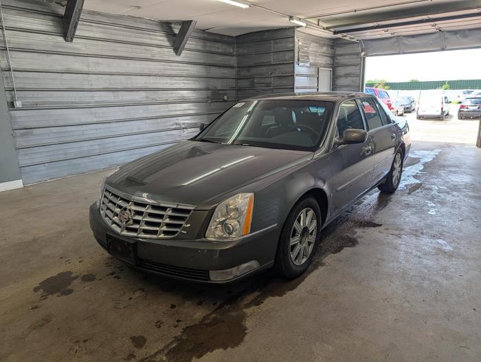 2007 cadillac dts sedan with 138770 miles for sale near elk-river, minnesota e35275ecae184014b9113afce84cfba6.jpg