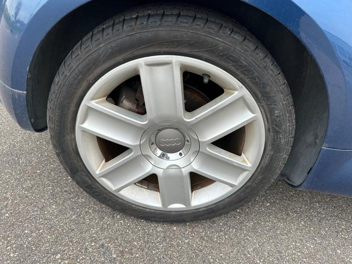 2004 audi tt roadster-quattro-(250-hp) with 126058 miles for sale near burnsville, minnesota e3661fd5418f4d06ab3adb084201d812.jpeg