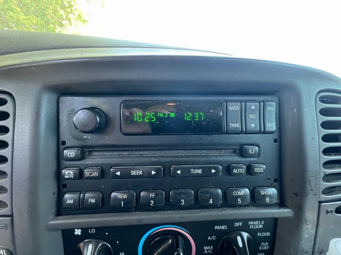 2002 ford f-150 xlt-supercrew-short-bed-4wd with 282822 miles for sale near savage, minnesota e384fc34a7034a76b1a93fa2388037dd.jpeg