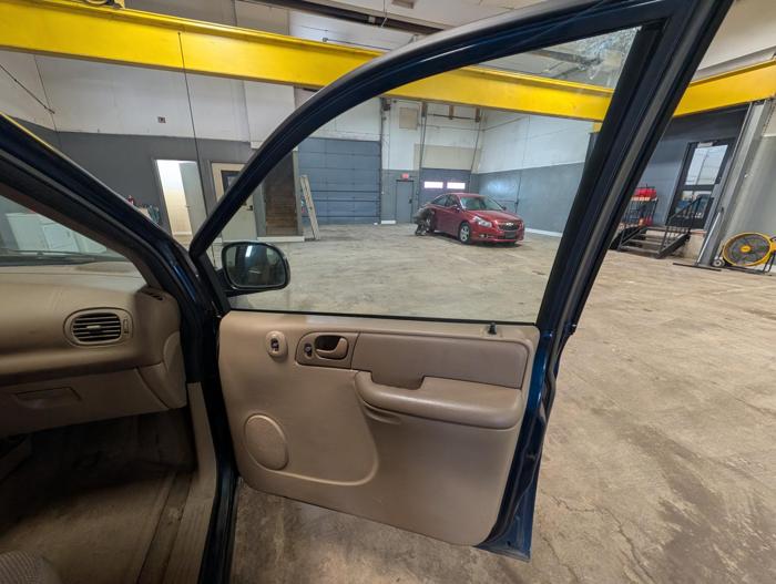 2002 dodge caravan se with 192283 miles for sale near elk-river, minnesota e3a961fee793468793bf5d81033db7bf.jpg