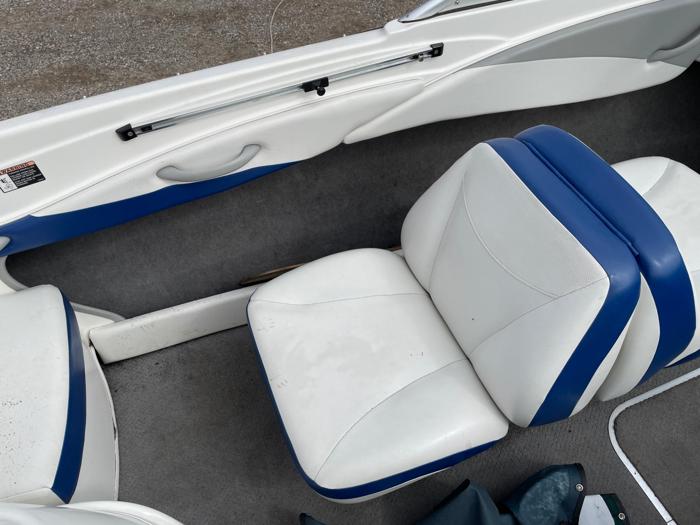 2005 18 Ft. Bayliner