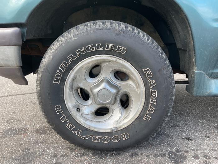 1997 ford explorer xlt-4-door-awd with 172185 miles for sale near elk-river, minnesota e457deeaa3d14dc3810178a341e837ba.jpeg