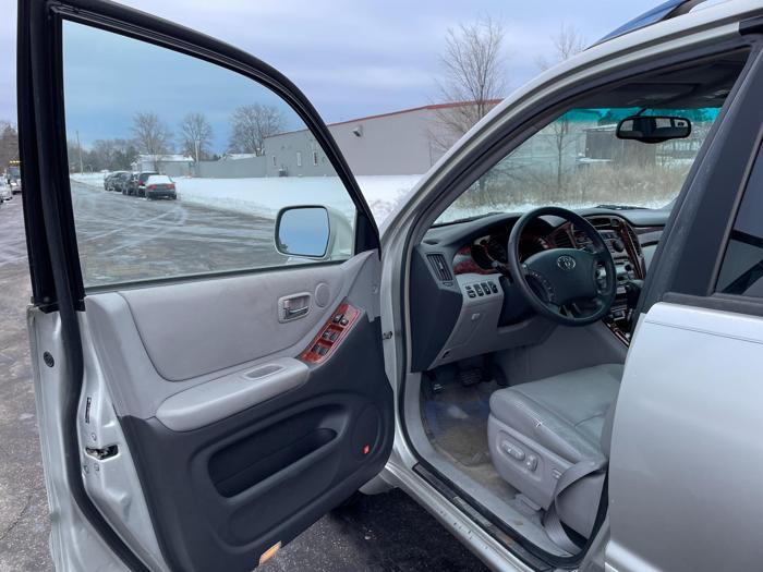 2006 toyota highlander-hybrid limited with 187474 miles for sale near elk-river, minnesota e47b84f5d5fc4557be2e6a056456d0d8.jpg