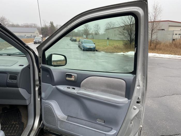 2003 toyota sienna ce with 194306 miles for sale near elk-river, minnesota e4be2fd2ba6f4086b160badbf4d8a33d.jpg