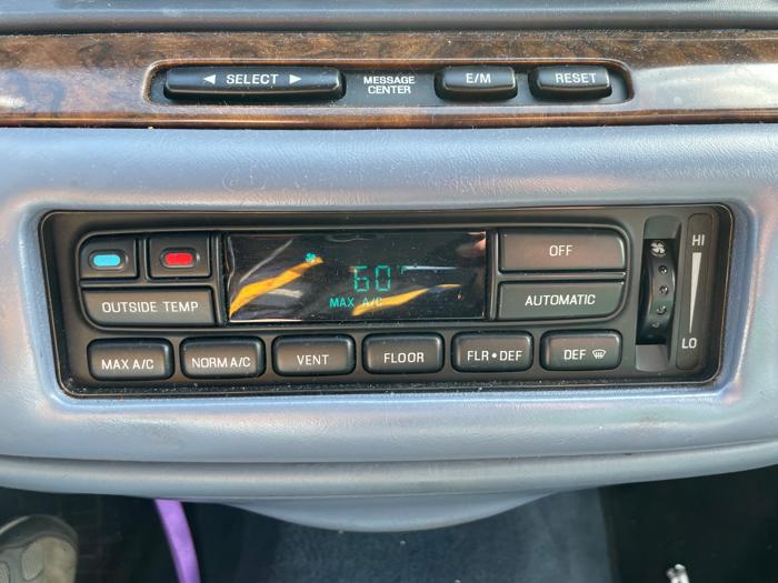 1997 lincoln town-car executive with 293168 miles for sale near elk-river, minnesota e4c6f9e4677d4e1aa05678da7a4189f9.jpeg