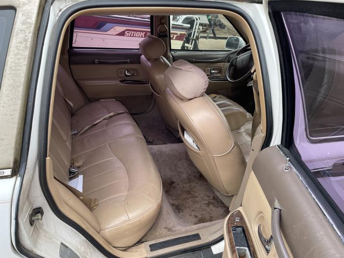 1997 lincoln town-car sel with 257716 miles for sale near elk-river, minnesota e4d3d5b0248f4e9b90c8c194532906ec.jpg