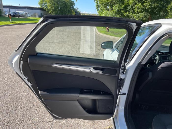2015 ford fusion se with 207056 miles for sale near burnsville, minnesota e50df123acd44f5c987d3c53eff9cc65.jpg