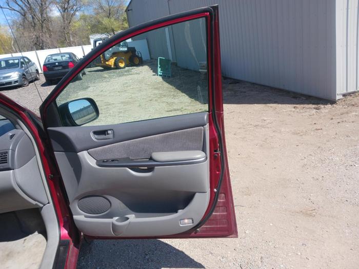 2006 toyota sienna le-7-passenger with 244412 miles for sale near elk-river, minnesota e5e6fea230c94d24ac11c5bb96b5b013.jpg