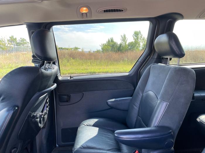 2003 chrysler town-&-country limited-fwd with 157243 miles for sale near elk-river, minnesota e5ff8d8d31f6473b81101312be32ac02.jpeg