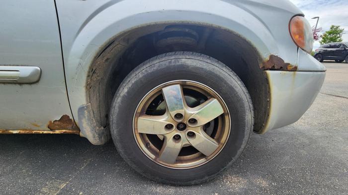 2004 dodge grand-caravan sxt with 275900 miles for sale near burnsville, minnesota e62065d56f85483bb54e17f585520eee.jpg