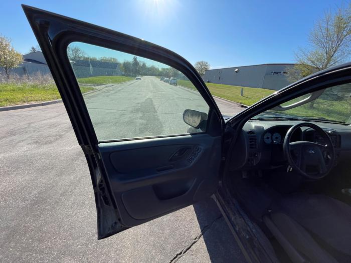 2004 ford escape xls-2wd with 179863 miles for sale near elk-river, minnesota e664fca76c99442c886cb7b0e14f600a.jpeg