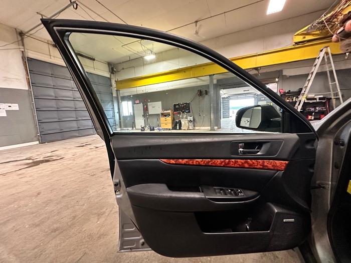 2011 subaru outback 2.5i-limited with 185918 miles for sale near elk-river, minnesota e66b81dd5b3b409d99ce15a3a3fa3b2e.jpeg
