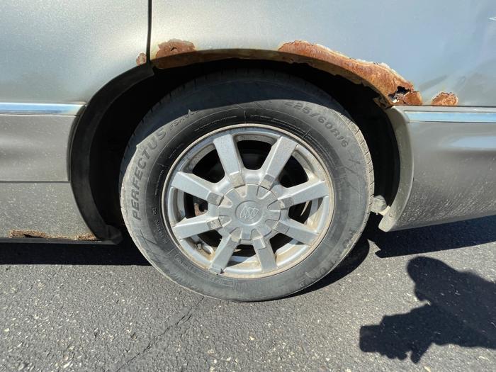 2001 buick park-avenue with 172418 miles for sale near columbus, minnesota e6a3c180178245718fb0e5aa42a5b8e6.jpeg