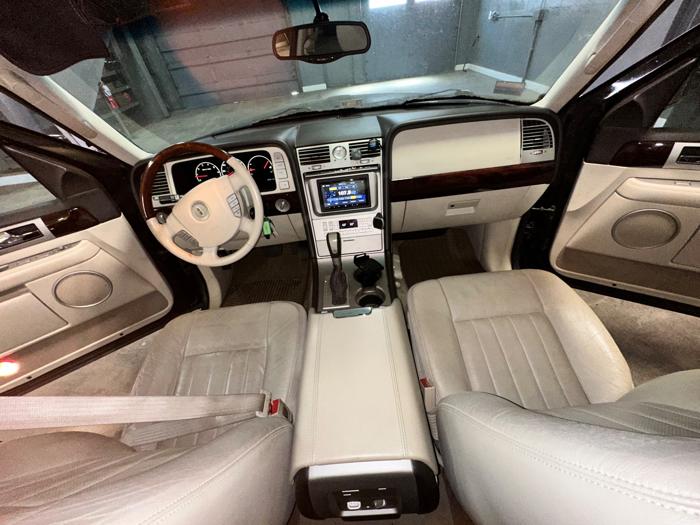 2003 lincoln navigator luxury-4wd with 90707 miles for sale near elk-river, minnesota e7559a9dc31644a8a71e74d2023da27e.jpeg