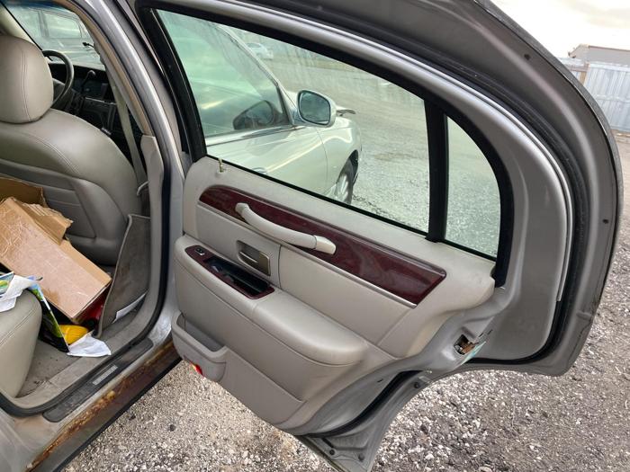 2005 lincoln town-car with 210142 miles for sale near elk-river, minnesota e7b7191a4b624b4d8003dd7ffdea8d42.jpg