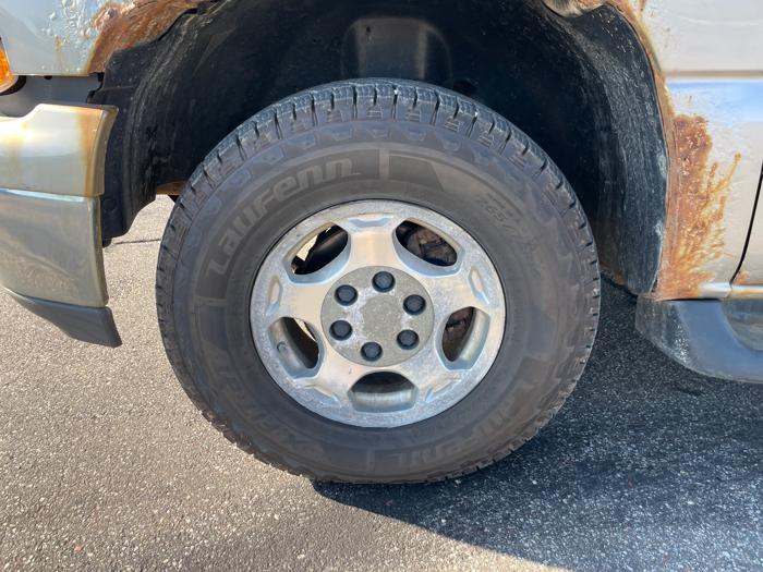 2004 chevrolet suburban 1500-4wd with 85701 miles for sale near elk-river, minnesota e7bb5f9f9a8940c1bbc10669ee678377.jpeg