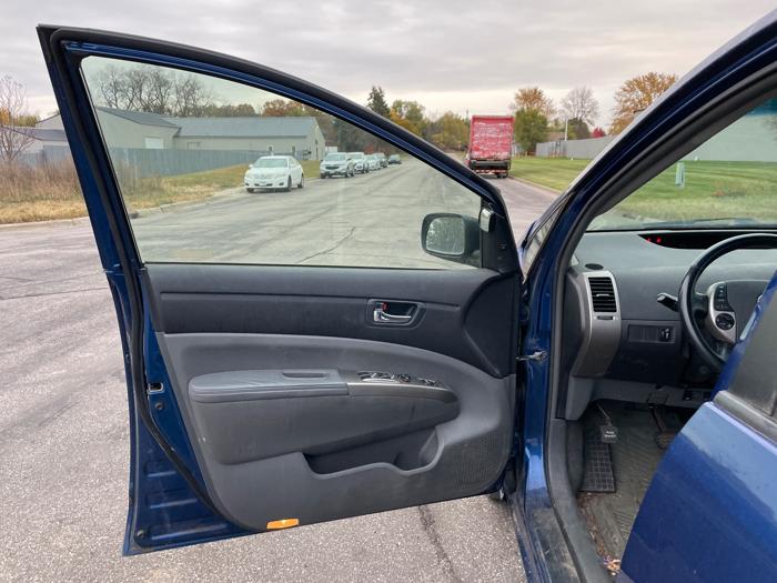 2008 toyota prius 4-door-liftback with 214945 miles for sale near elk-river, minnesota e817001586d249a8859fdb5be8b47df3.jpeg