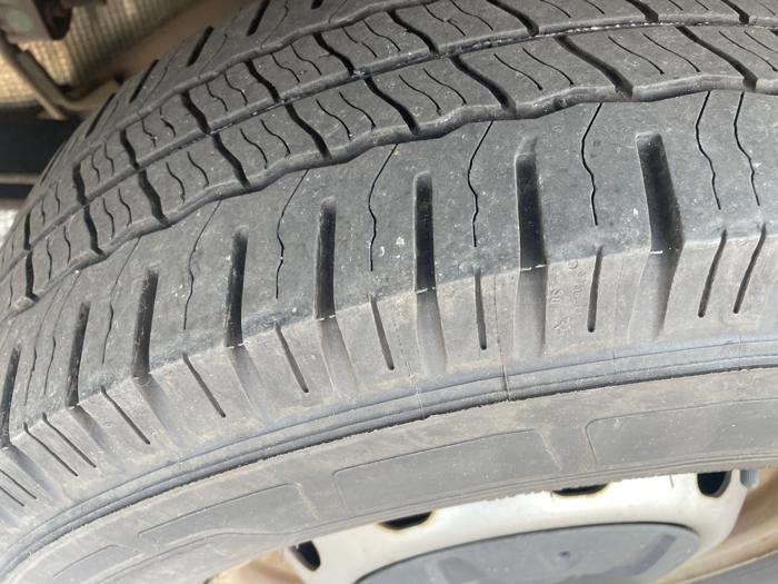 2015 ford transit 250-van-low-roof-w-sliding-pass.-130-in.-wb with 229412 miles for sale near annandale, minnesota e828dc67b24f4bc0aa91b16279734a2d.jpeg