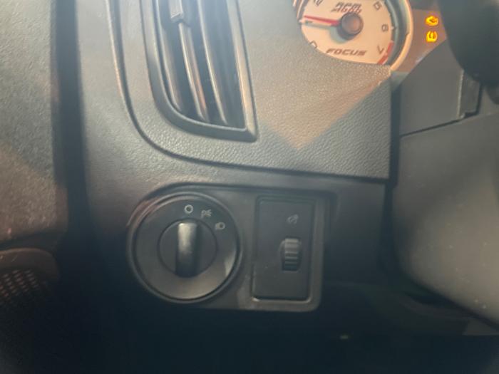 2009 ford focus se-sedan with 174309 miles for sale near elk-river, minnesota e87a774a058b4d8ca81b96efcb581ad4.jpeg