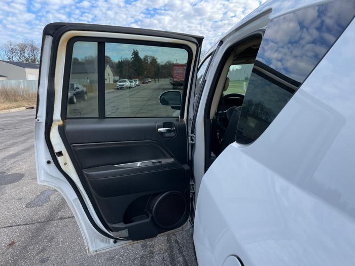 2014 jeep compass latitude-4wd with 136431 miles for sale near elk-river, minnesota e893d95b5d7147bc8cf008f20cc74739.jpeg