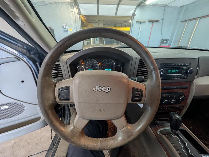 2007 jeep grand-cherokee limited-4wd with 190229 miles for sale near elk-river, minnesota e8c1520b839a42d3b3dc0119668fb158.jpg