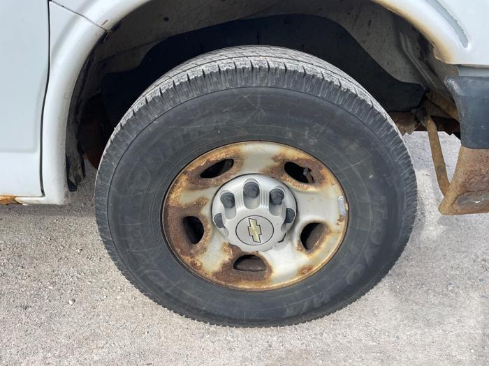 2006 chevrolet express 3500-extended-cargo with 260515 miles for sale near elk-river, minnesota e8e174b95ece497ab8c2cd2049995364.jpeg