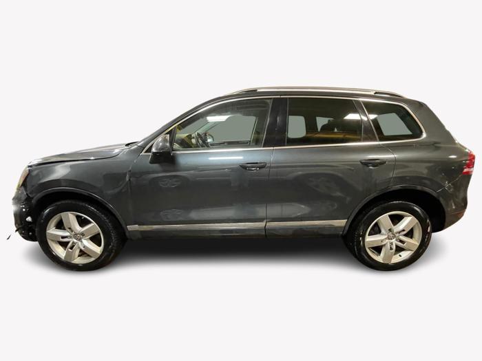 2012 volkswagen touareg lux with 249274 miles for sale near elk-river, minnesota e91739ebe8944a9ea3eeeae5d89a037a.jpg