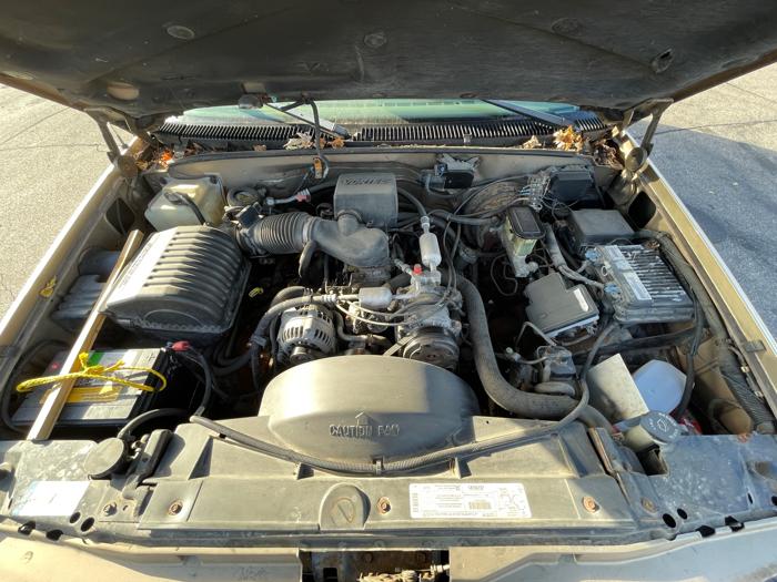 1999 gmc suburban 1500-4wd with 201982 miles for sale near elk-river, minnesota e99b3a5172564cd5bad31ef253445b91.jpeg