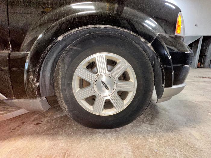 2003 lincoln navigator luxury-4wd with 90707 miles for sale near elk-river, minnesota e9e2fe85401e4ea78ae2b06fa3abd8de.jpeg