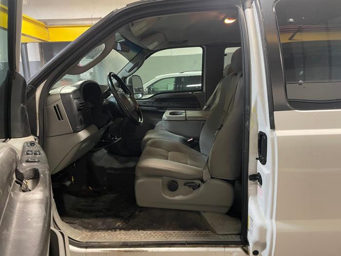 2005 ford f-250 xl with 165836 miles for sale near elk-river, minnesota e9ee592019814ab5acb344c808b4884f.jpg