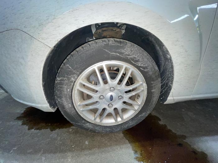 2009 ford focus se-sedan with 198044 miles for sale near elk-river, minnesota ea083222b21e4fd3bdccb4e9f03e89b5.jpeg