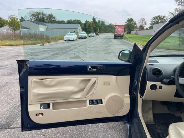 2003 volkswagen new-beetle gls-2.0l-convertible with 105377 miles for sale near elk-river, minnesota ea1ef2c109ca46dca6e7195c430a04c0.jpeg