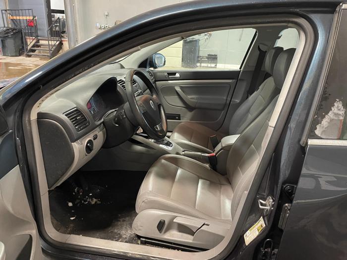 2009 volkswagen jetta se with 198966 miles for sale near elk-river, minnesota ea3d6ef8d6384eb9920b5cf2a1460b59.jpg