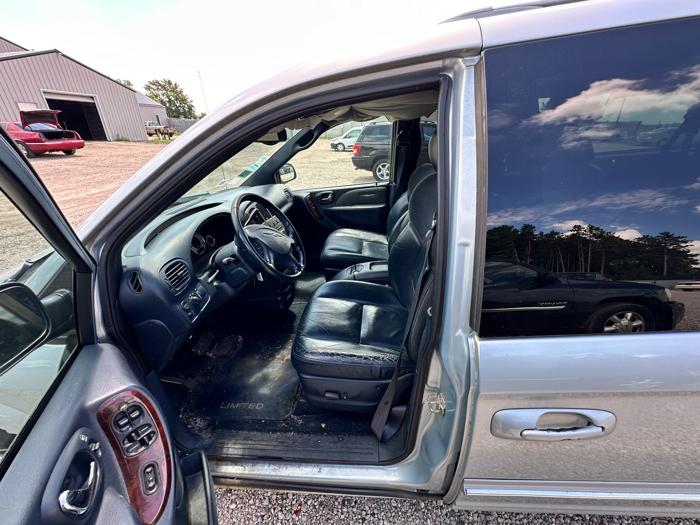 2002 chrysler town-&-country limited with 142848 miles for sale near elk-river, minnesota ea4ecd28833d4e2a8c53d0152cbe0b16.jpeg