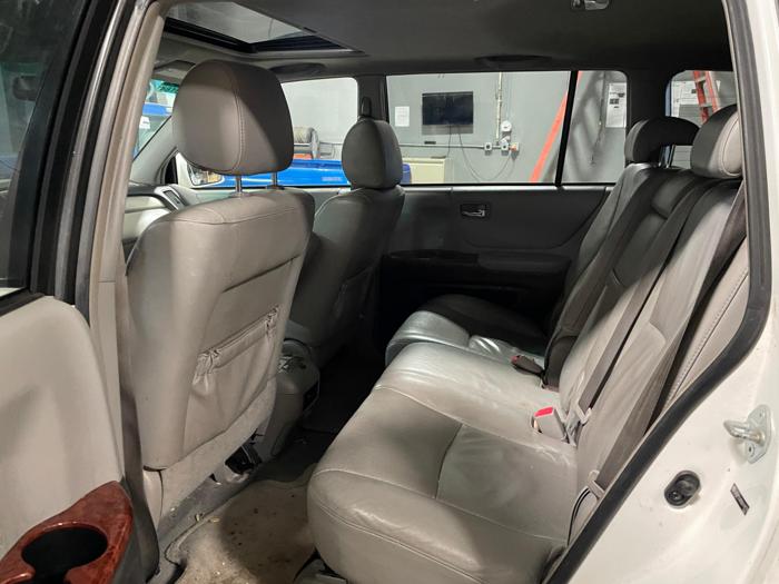 2005 toyota highlander base with 325337 miles for sale near elk-river, minnesota ea4fc11d157a421e940d0fb5b91fb22f.jpg