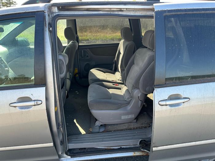 2006 toyota sienna le-7-passenger with 186110 miles for sale near elk-river, minnesota ea9c97a6c49e4aedaf687a96c1a122f3.jpg