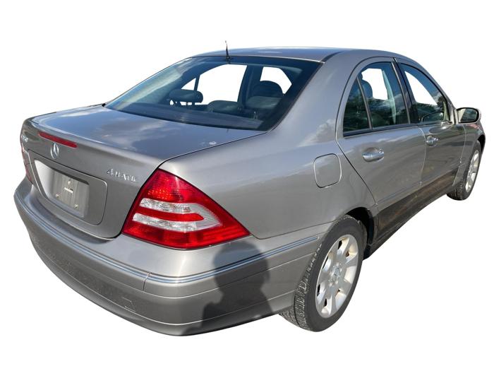 2006 mercedes-benz c-class c350-luxury-sedan with 126290 miles for sale near elk-river, minnesota ead401cf30fa4eda94cb0e1860168cd5.jpg