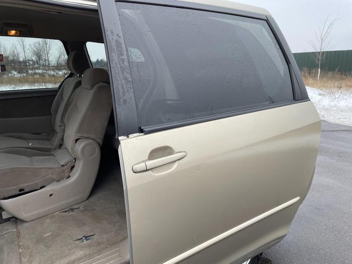 2004 toyota sienna le,ce with 177599 miles for sale near elk-river, minnesota ebdb7cc1de09489a8d7c3eb31514bc3e.jpg