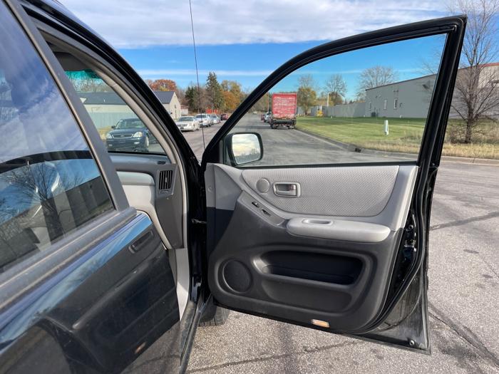 2004 toyota highlander v6-4wd with 178183 miles for sale near elk-river, minnesota ebdd70a8bd0c42f6b50affe8e4bb98a3.jpeg